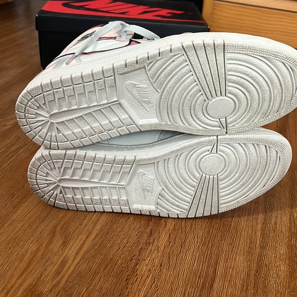 NYC TO PARIS JORDAN 1s SIZE 11M - Picture 5 of 8